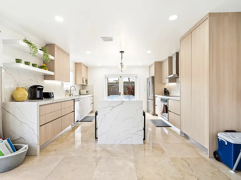 7350 SW 31st St — Photo 15