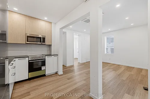 1989 Yonge St #204 Photo 1