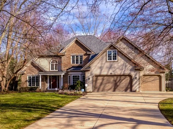 6925 Waterpepper Cir, Solon, OH 44139