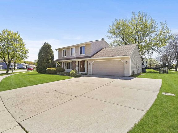 2nd image of 677 Old Farm Dr