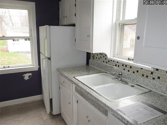 4th image of 5461 Dalewood Ave
