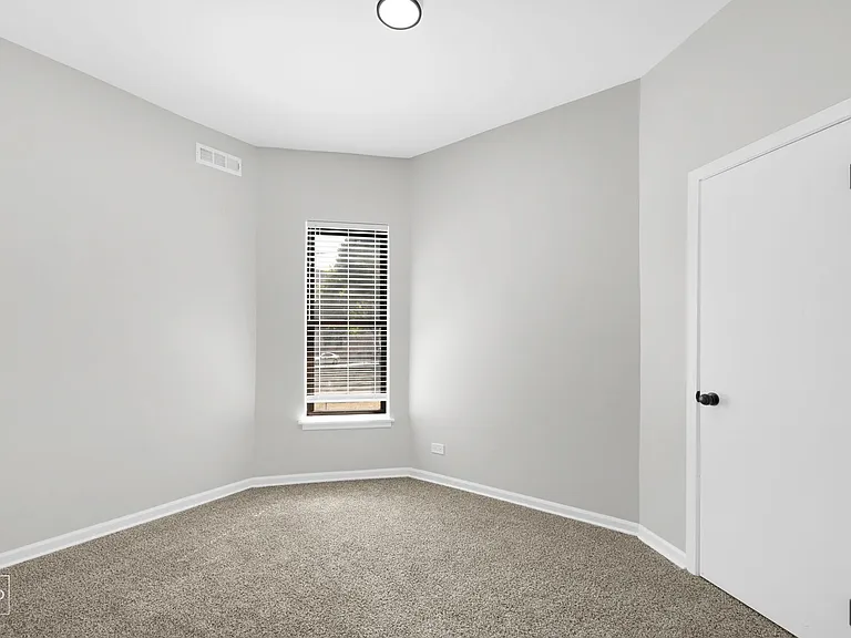 5051 S Forrestville — Photo 49
