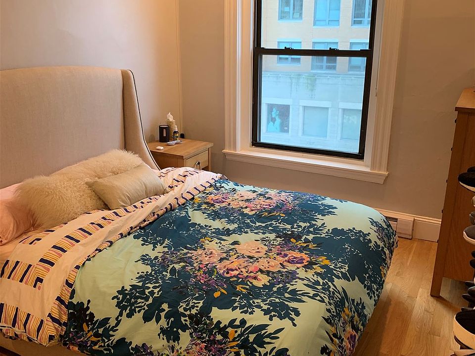 827-302 Bedroom 2