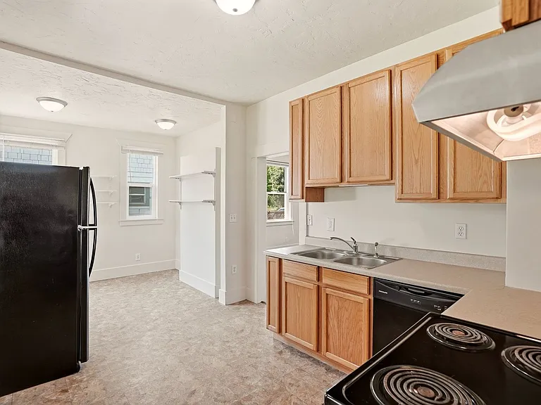 3908 E 4th Ave — Photo 15