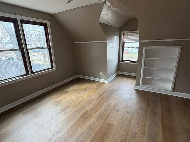 25905 Currier St — Photo 10