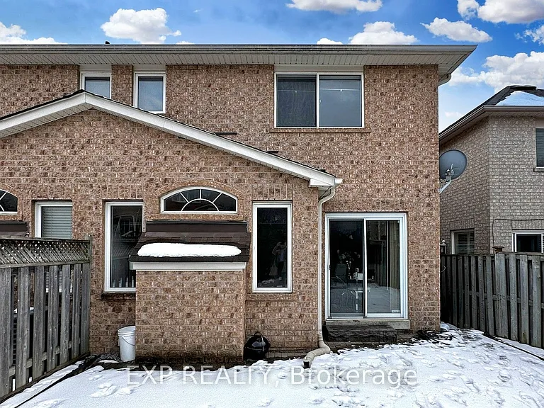 8 Hacienda Dr — Photo 31