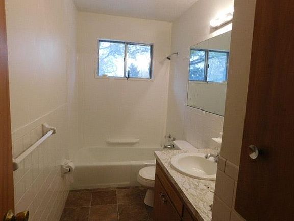 5th image of 5633 N Strathbury Ave