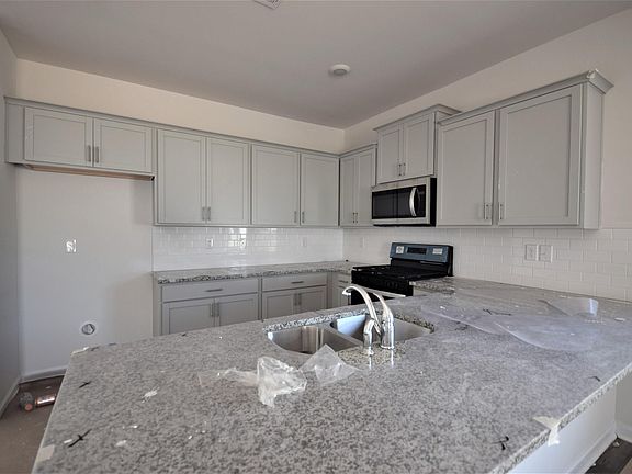 4th image of 1719 Odessa Ln