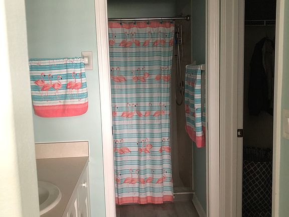 Master bath & walk-in closet