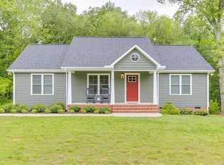 33 Foster Rd, Cumberland, VA 23040