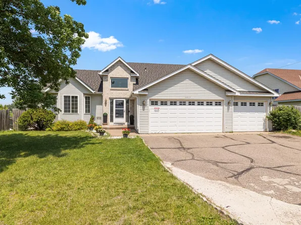 1211 Hillside Rd, Sauk Rapids, MN 56379