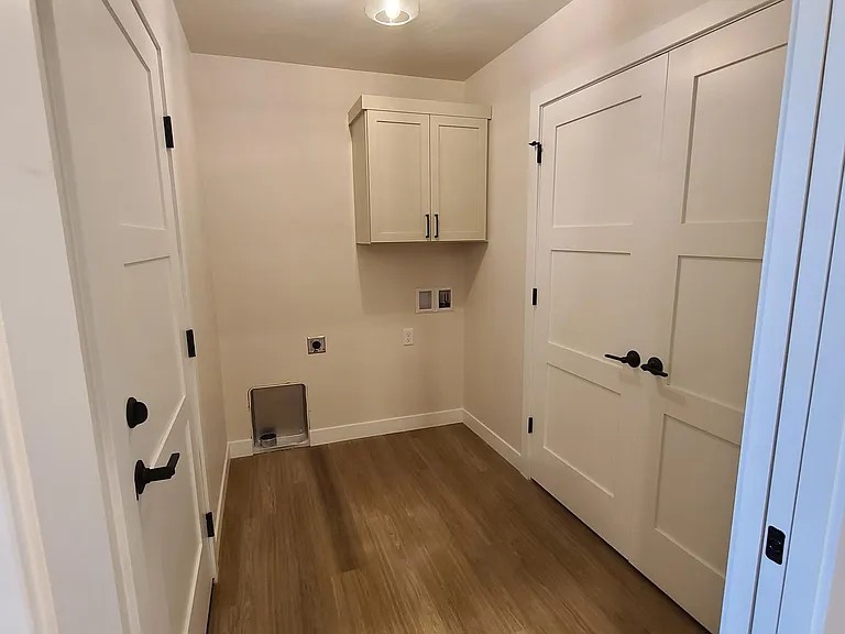 421 Founders Way — Photo 9