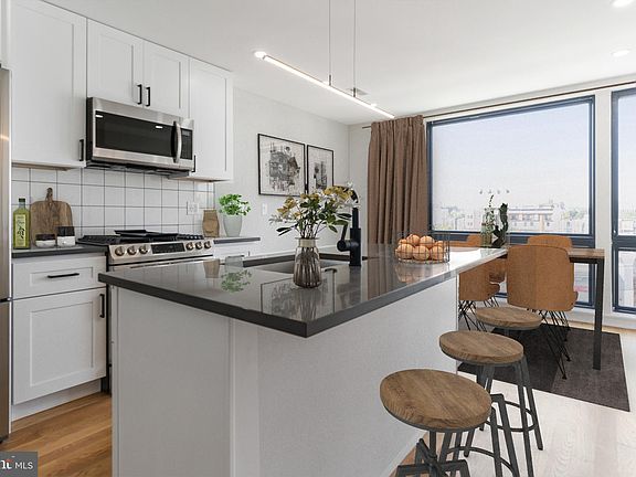 3rd image of 2636 Belgrade St #206