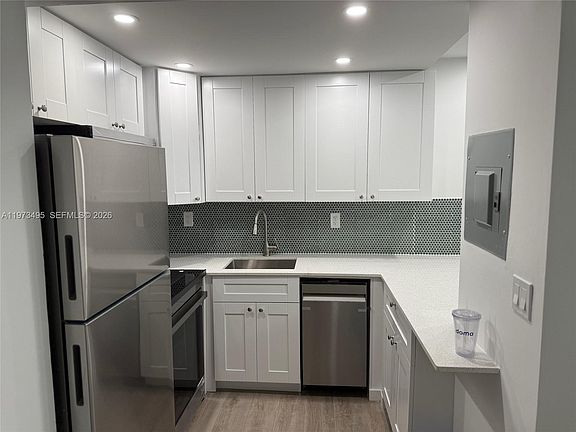 2nd image of 926 Michigan Ave APT 12