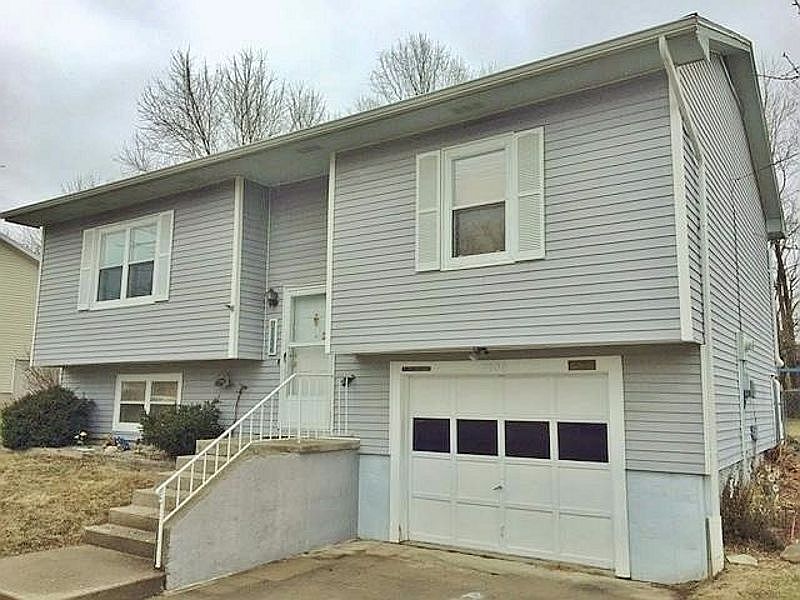 2nd image of 1106 Cote Sans Dessein Rd