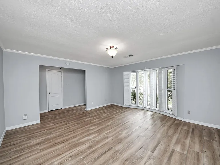 5954 Beaudry Dr — Photo 6