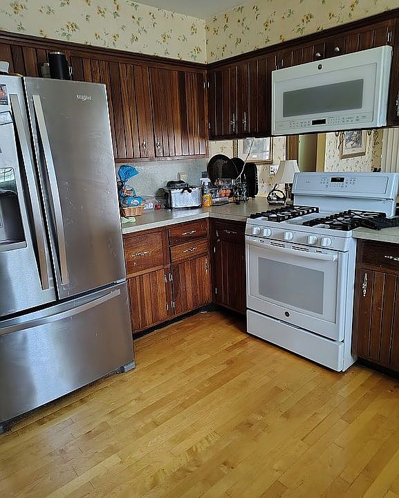 1st image of 320 Branner Cir