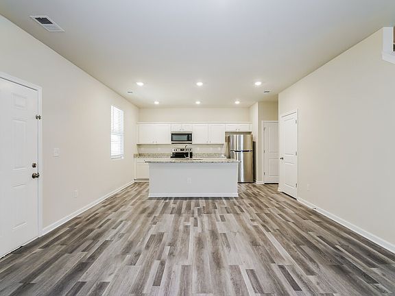 5th image of 444 Clematis Ct