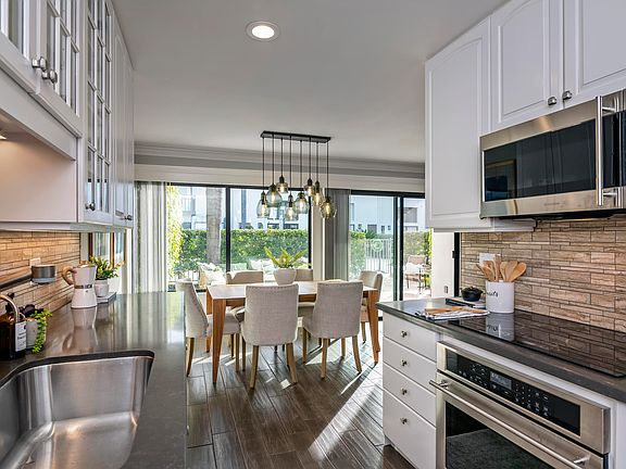 5th image of 647 Por La Mar Cir Unit D