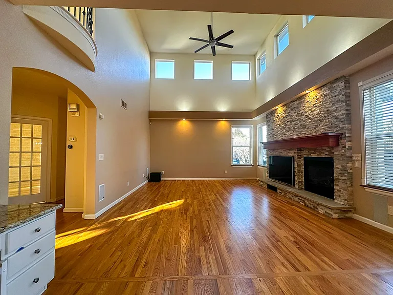 7856 Stonedale Dr — Photo 10