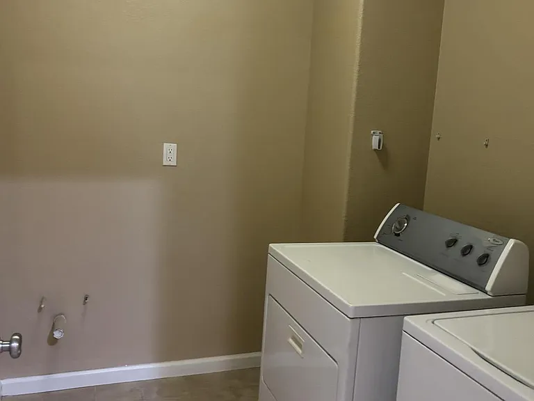 3902 Hidden Grove Ln — Photo 19