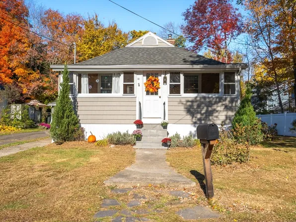 31 Plymouth Ave, Easthampton, MA 01027