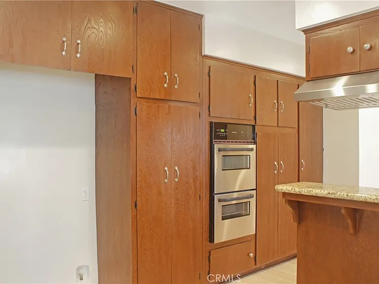 2513 Birch St — Photo 13