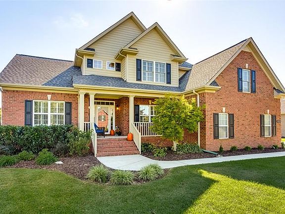 2nd image of 4224 Thoroughbred Ln