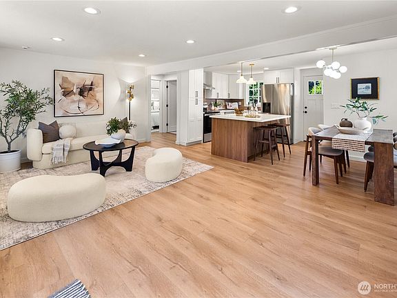2nd image of 3533 SE 6th Street