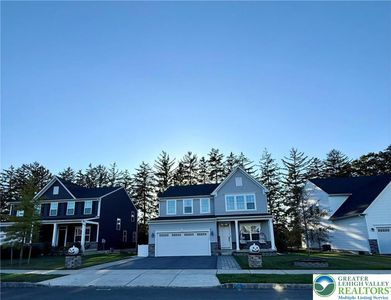 1348 Woodmont Ln N, Catasauqua Bor, PA, 18032