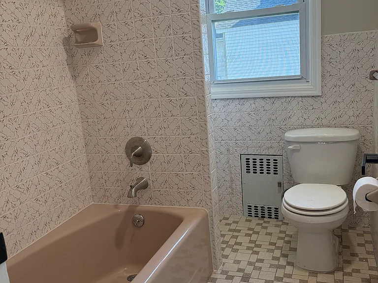 109 Union Ave #1 — Photo 5