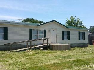 307 S New York St, Austin, IN 47102