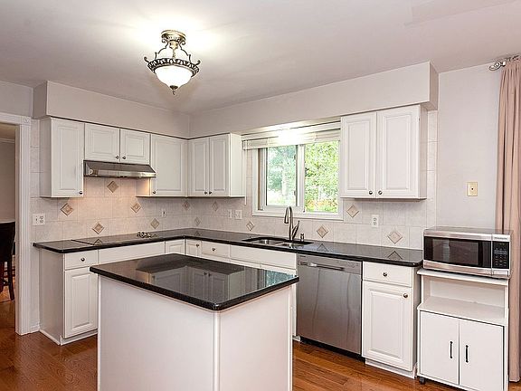 5th image of 2896 W Bloomfield Oaks Dr