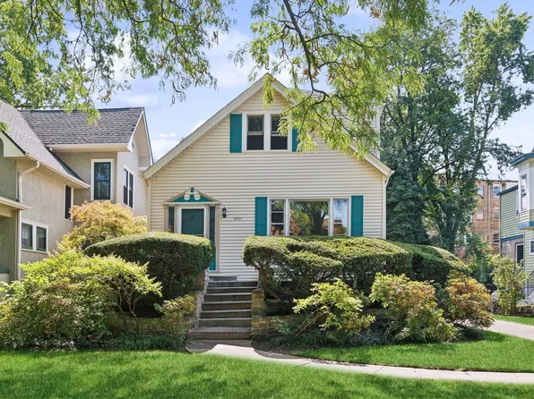 2021 W Greenleaf Ave, Chicago, IL 60645