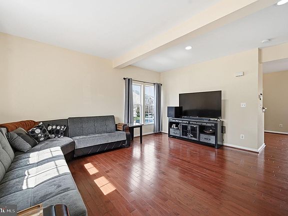 3rd image of 15113 Gaffney Cir