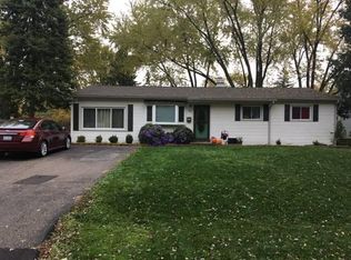 39 Johnathan Rd, Lake Zurich, IL 60047