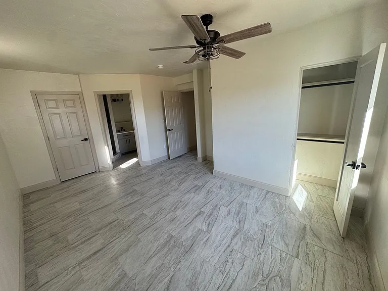 2607 Davis St — Photo 22
