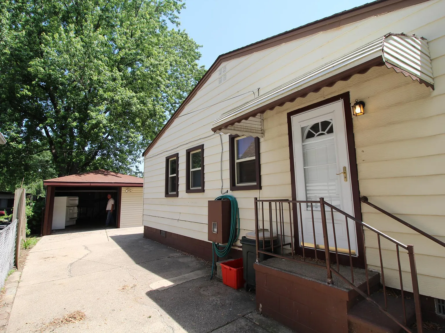 3 bed, 1000 sqft, $1,500 — Photo 3