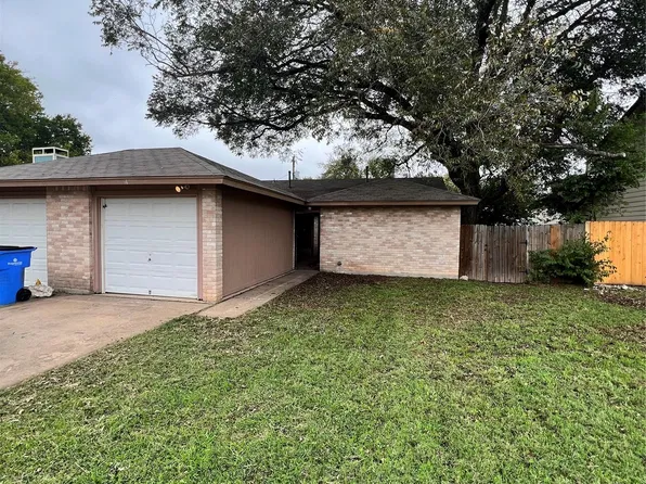 418 Linden St #B, Bastrop, TX 78602