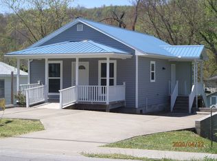 630 Fairlane Dr, Vanceburg, KY 41179
