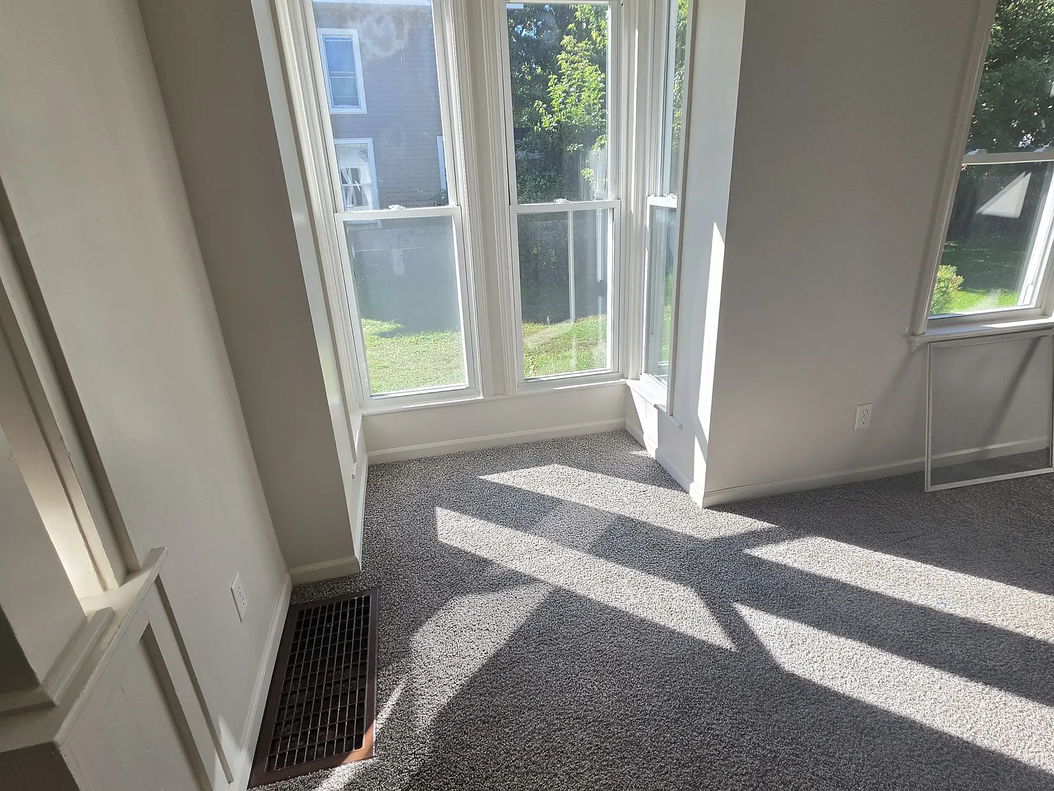 340 Pleasant Street 1 / 1/2 - 1 — Photo 3