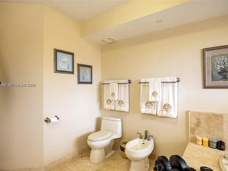 9 NE 20th Ave #201 — Photo 35