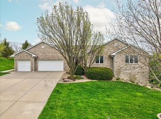 13695 Clearview Ln, Council Bluffs, IA 51503
