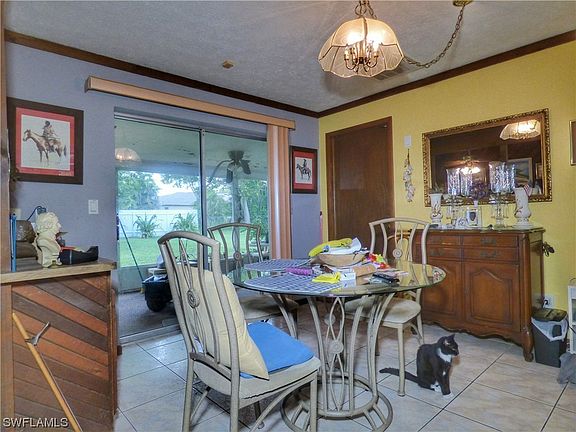 4th image of 1305 SW 14th Ter