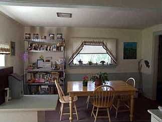 3rd image of 42 East Ave