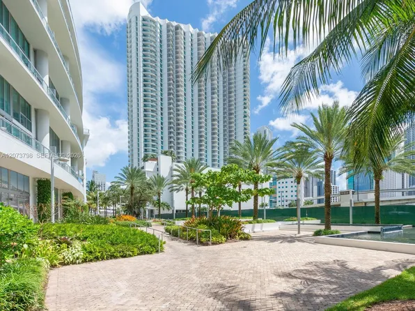 350 S Miami Ave, Miami, FL