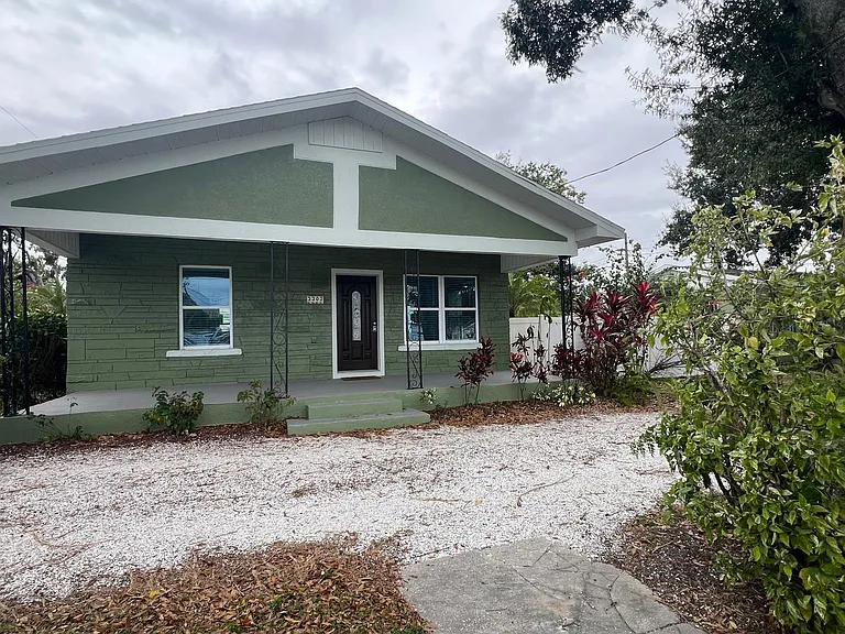 3302 N Lincoln Ave — Photo 1