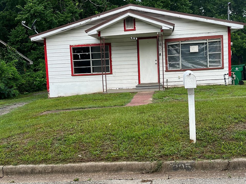 1st image of 205 Joe Louis St