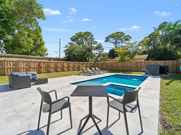 1464 NE 24th St, Fort Lauderdale, FL 33305