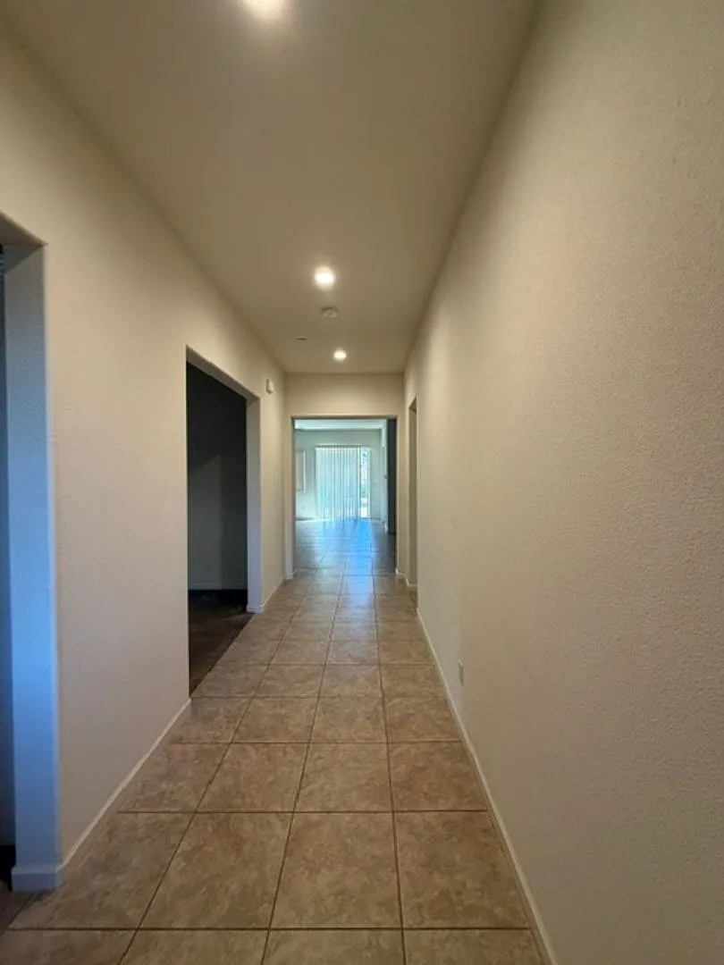 Beautiful 3 Bedroom and 2 Bathroom Home in Natomas $2,895.00 — Photo 3